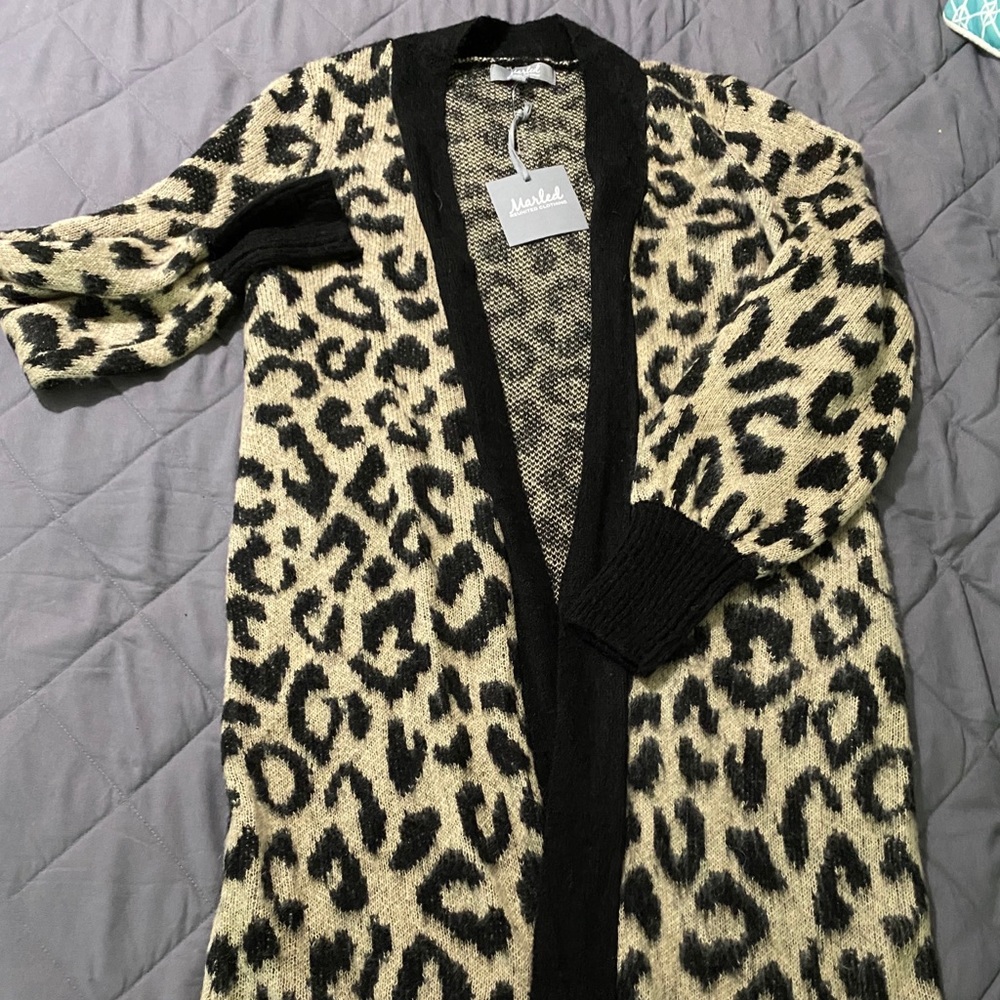Cheetah sweater - Picture 2 of 10